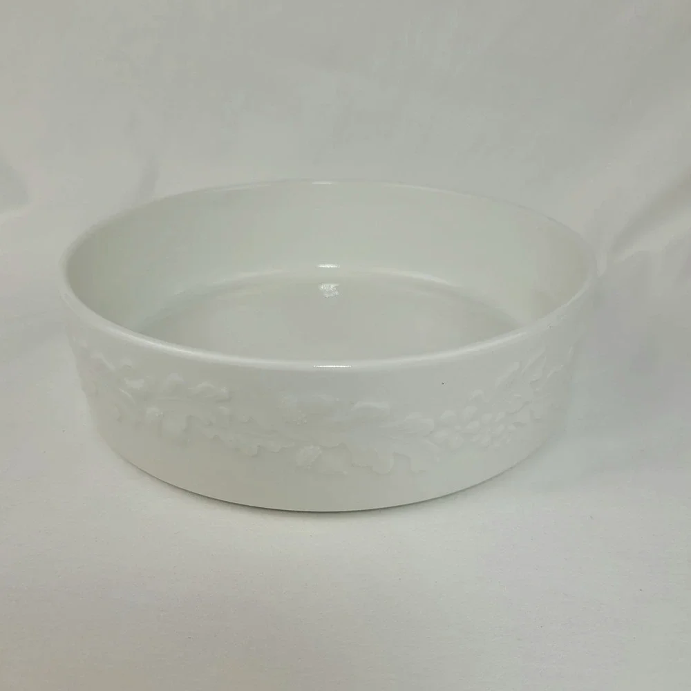 MSE Martha Stewart Everyday White China Oak Leaf Acorn Round Baking Dish 8in